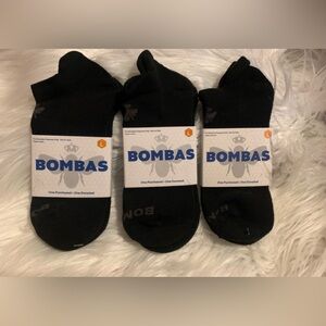 BOMBAS Unisex (3) pairs 97% poly black sock tech in size Large NWT